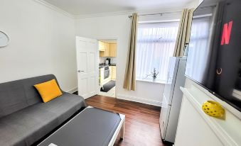 Comfortable House Near Etihad Stadium