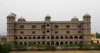 Indraprasth Heritage Resort Hotel dekat Veer Shiromani Jhala Deda ji Ki Chatri