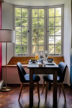 Mr & MRS Smith Weeke Barton