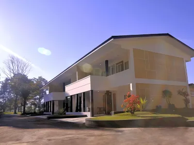 Selabintana Conference Resort Hôtels à : Sukabumi