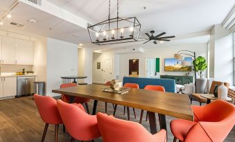 Gorgeous 4Br Condo Steps to FQ