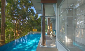 Ambong Pool Villas