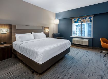 Holiday Inn Express & Suites Vaughan-Southwest