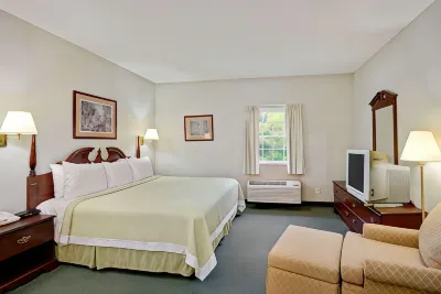 Days Inn by Wyndham Lisbon Hotels in Elkrun Township
