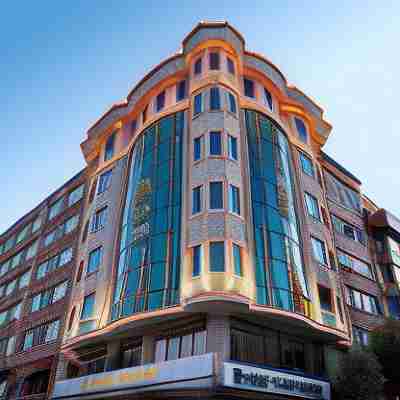 All Seasons Suites Hotel Exterior