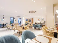 The One Bay Breeze Hotel berhampiran Pasar Malam Pattaya