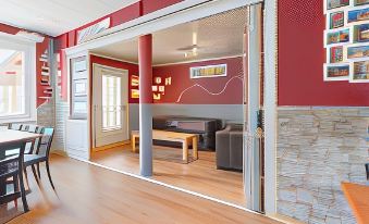 Hirschen Backpacker-Hotel & Pub