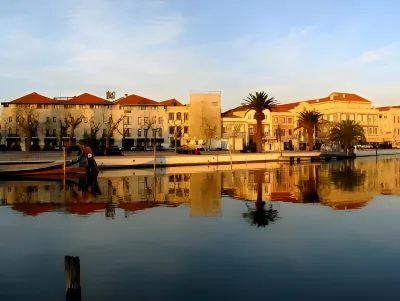 Hotel Moliceiro Hotels near Salão do Reino das Testemunhas de Jeováde oleveira do Bairro conselho de Aveiro