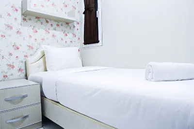 Pool View 2Br Mutiara Bekasi Apartment by Travelio فنادق في South Bekasi