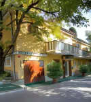 Forgotten Garden Apartments and Rooms - 3-Star