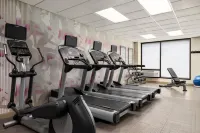 Crowne Plaza EDISON by IHG - Gym