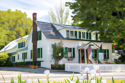 The Woodstocker B&B Hotels near Collective the Art of Craft