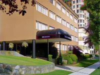 Rosellen Suites at Stanley Park Hotels near Prospect Point Lighthouse