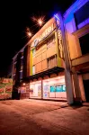 HOTEL ZAMBURGER PSPS RIAU Hotel dekat Indomaret