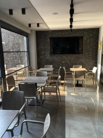 Viola Hotel Budva Отели в г. Мајстори