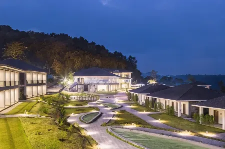 Mountain Glory Forest Resort and Spa, Pokhara Отели в г. Lekhnath