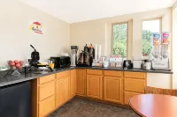 Super 8 by Wyndham Enid