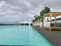 Sunset Seaview Vacation Condos @ Infinity Avenue - Rooftop Pools