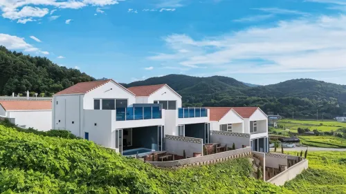 Namhae Jimong Drawing Pool Villa