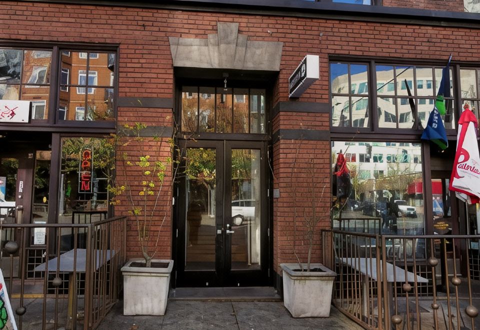 4. 에이스 호텔 시..