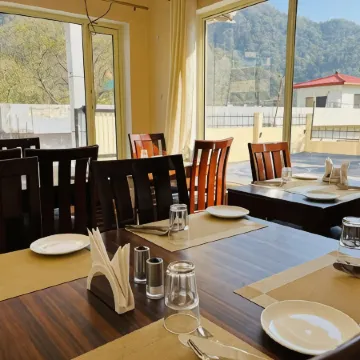 Tapovan New Residency - 5 Minutes Walk to Laxman Jhula