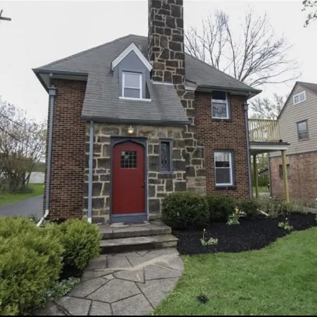 Red Door Tudor in Historic Newport Glen/ Mill Creek Park