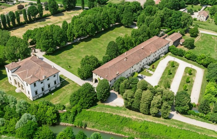 La Barchessa di Villa Pisani
