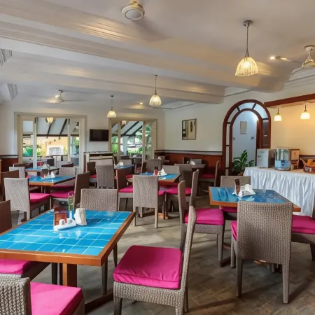 Sonesta Inns Beach Resort - Candolim Beach