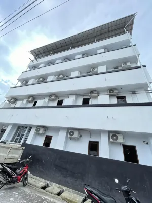 Maluku Residence Syariah Hôtels à proximité de : tugu siliwangi