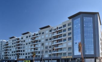 Le Yacht Suites Hotel