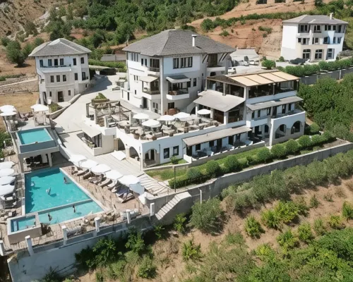 ケルクラリゾート ジロカストラのホテル