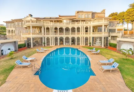 Muthu Sovereign Suites & Spa, Limuru Rd, Near Nairobi Отели в г. Джитару