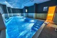 Perla Residence Hotel & Spa - Pools