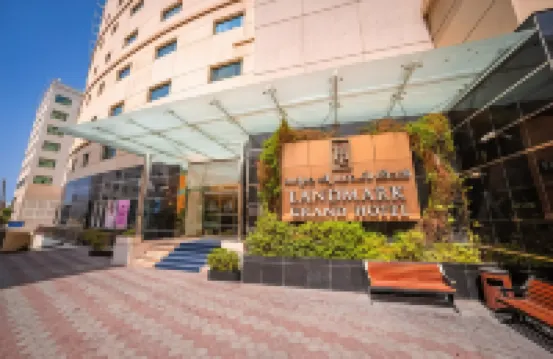 โรงแรมแลนด์มาร์ค แกรนด์ โรงแรมใกล้เดอิรา