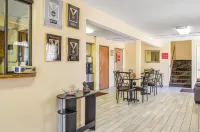 Econo Lodge Lansing - Leavenworth Hotels in Leavenworth
