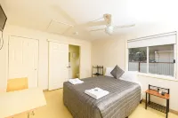Y Motels Kingaroy Hotels in Booie