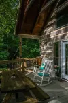 Tlea Farm Mountain Log Cab. 73 Acres of Trails and Horse Paddocks 2 Steams+Lake
