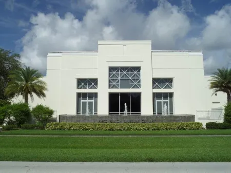 Island Living, Within Walking Distance To Beach Restaurants Shops Parks Marina