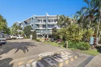 Azzura Greens Resort Hotels in Helensvale