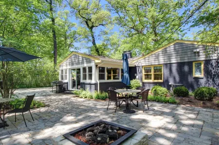 Modern Notre Dame Get Away 1614 Отели в г. Саут-Бенд