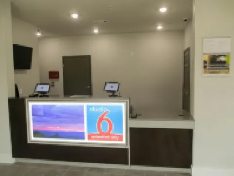 路易斯安那愛倫港 - 巴頓魯治 I-10 公路 6 號開放式客房酒店 西巴吞魯日縣酒店