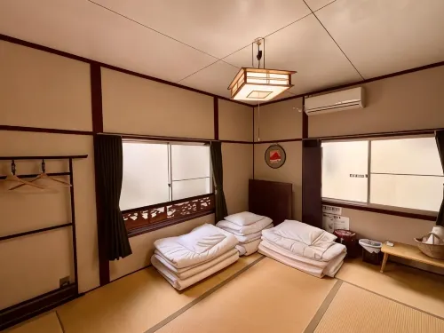 Guesthouse Kobe Yamatomusubi - Hotel/Alloggi familiari
