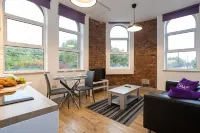 Pillo Rooms Serviced Apartments - Salford Hotels in Salford
