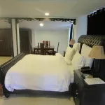 Gahirat Castle فنادق في Ayun