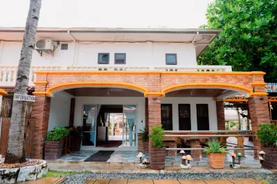 Cris Del Mar Resort