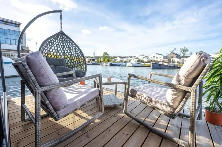 L'Escale Royale Isle Adam Отели в г. Л'Иль-Адам