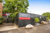 Nightcap at Manhattan Hotel Hotels in Ringwood