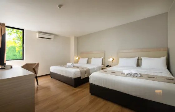 檳城日光石酒店 鄰近Cathedral of the Holy Spirit的酒店