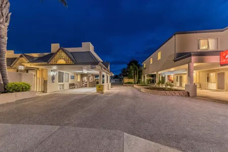 Seahorse Motel Cowes Отели в г. Филлип-Айленд