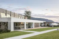 Headlands Austinmer Beach Hotels in Woonona
